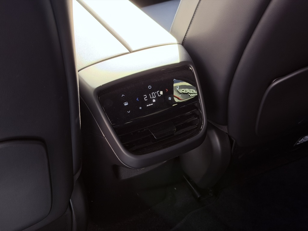 Mazda CX-6e